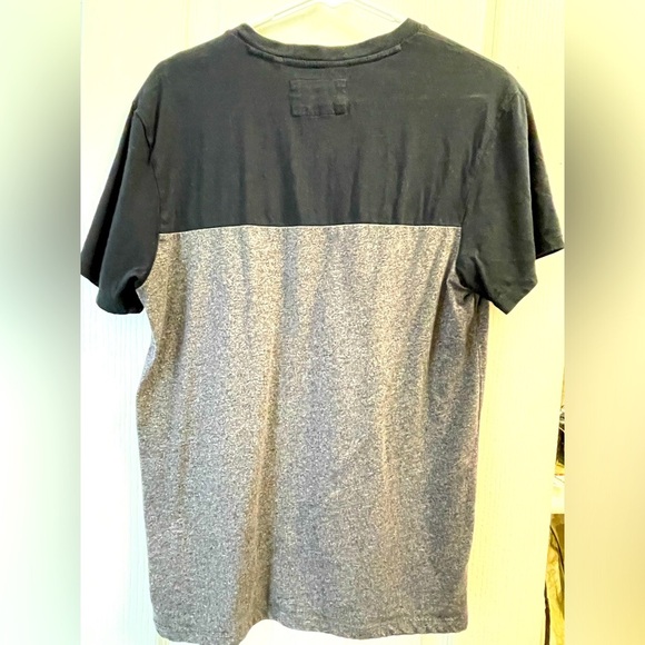 Guess black & gray v-neck t-shirt. Size Medium. - Picture 3 of 3